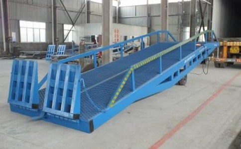 登車橋簡介(圖1) 移動登車橋.jpg